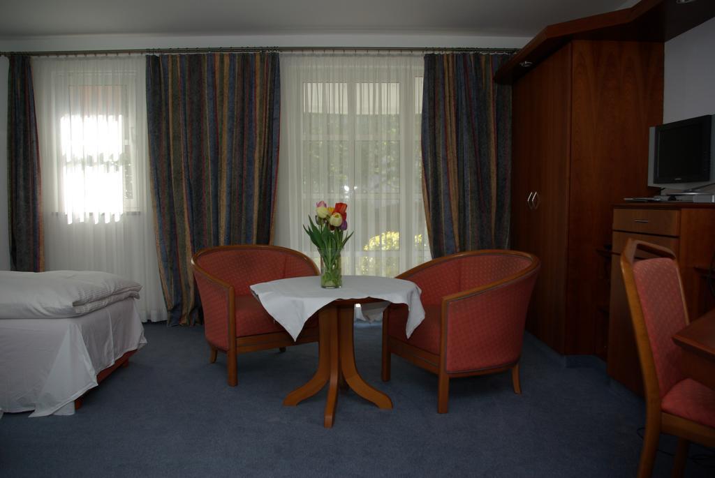Hotel Alte Bruecke 바트 홈부르크 포어 데어 회에 외부 사진