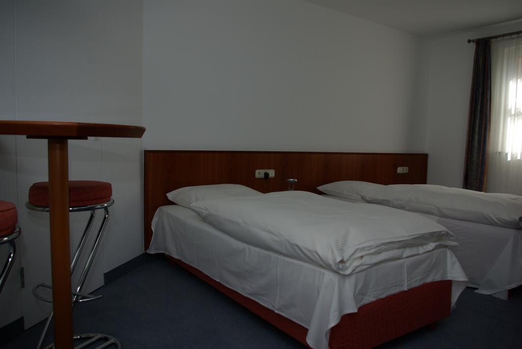 Hotel Alte Bruecke 바트 홈부르크 포어 데어 회에 외부 사진