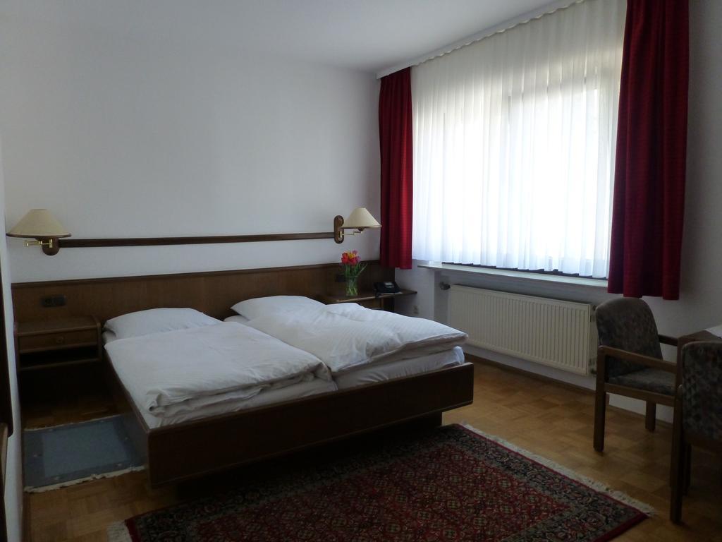 Hotel Alte Bruecke 바트 홈부르크 포어 데어 회에 객실 사진