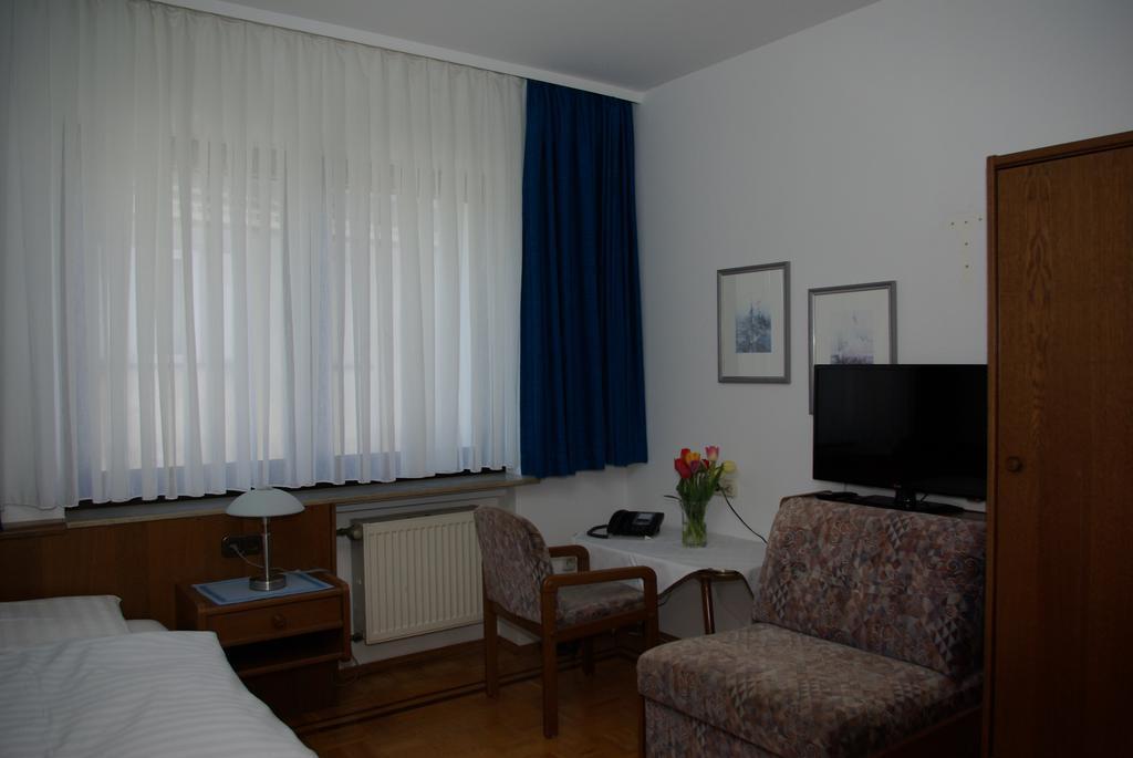 Hotel Alte Bruecke 바트 홈부르크 포어 데어 회에 객실 사진